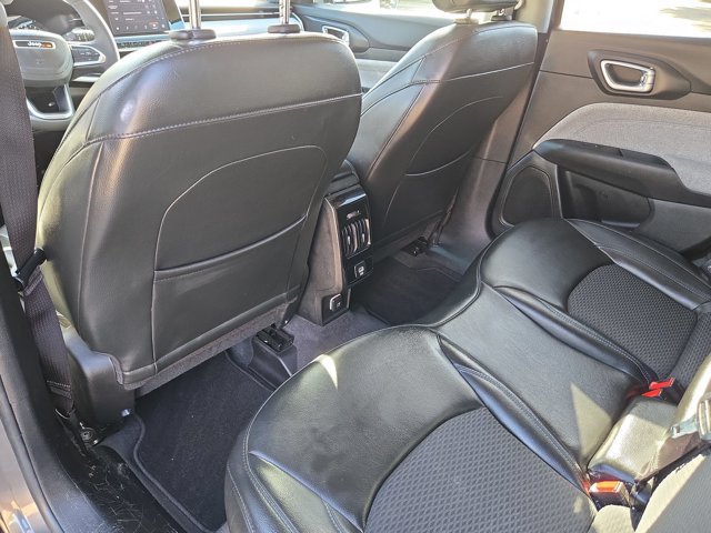 Used 2022 Jeep Compass Latitude AWD/4WD image 11
