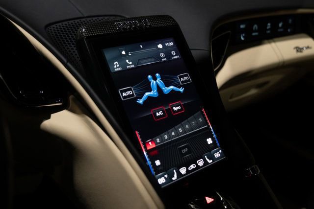 Used 2021 Ferrari Roma image 15