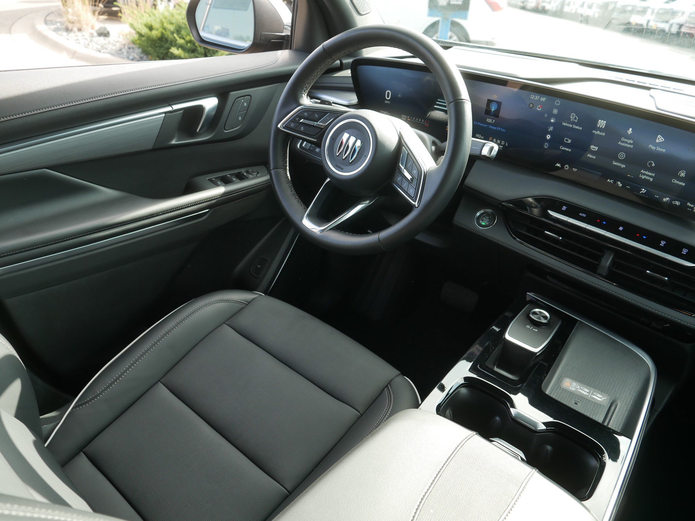 Used 2025 Buick Enclave Preferred AWD/4WD image 9