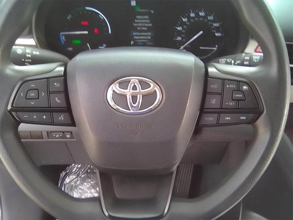 Used 2023 Toyota Sienna LE image 14