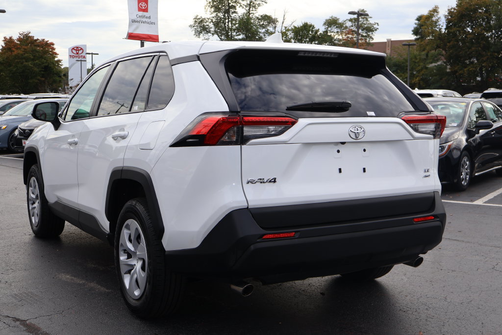 Certified 2024 Toyota RAV4 LE AWD/4WD image 6