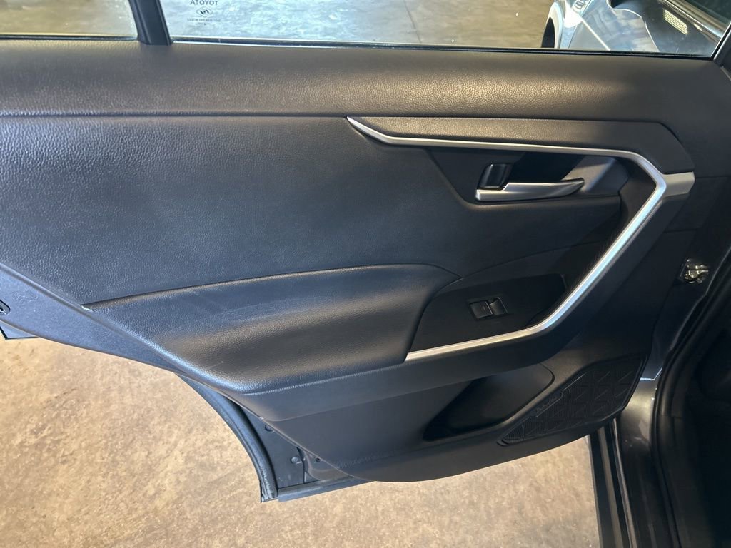 Used 2025 Toyota RAV4 XLE image 20