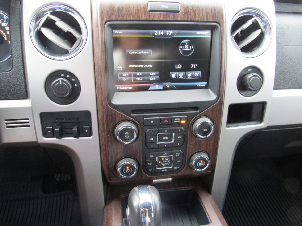 Used 2014 Ford F150 Lariat w/ Lariat Chrome Package AWD/4WD image 27
