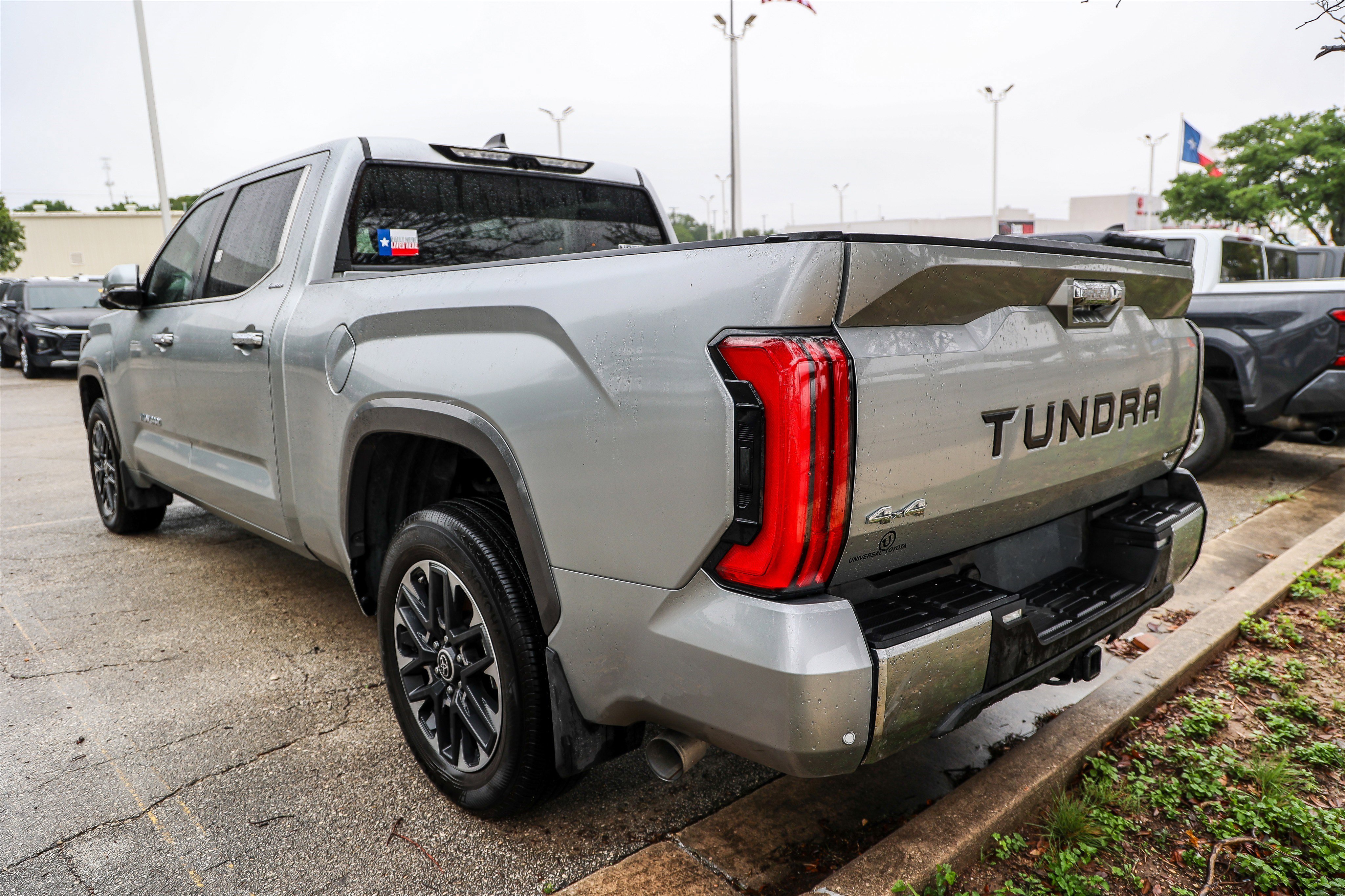 Used 2024 Toyota Tundra Limited AWD/4WD image 9
