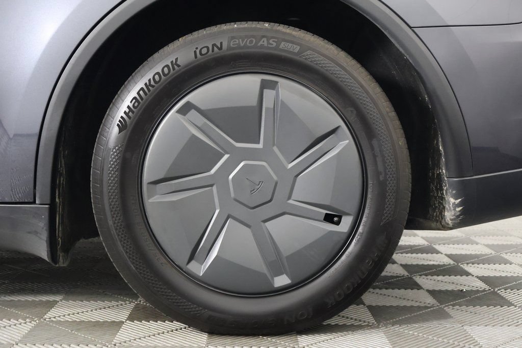 Used 2026 Tesla Model Y 2WD image 16