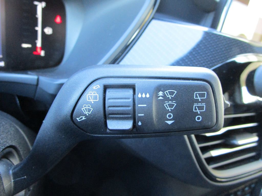 Used 2025 Ford Escape ST-Line image 29