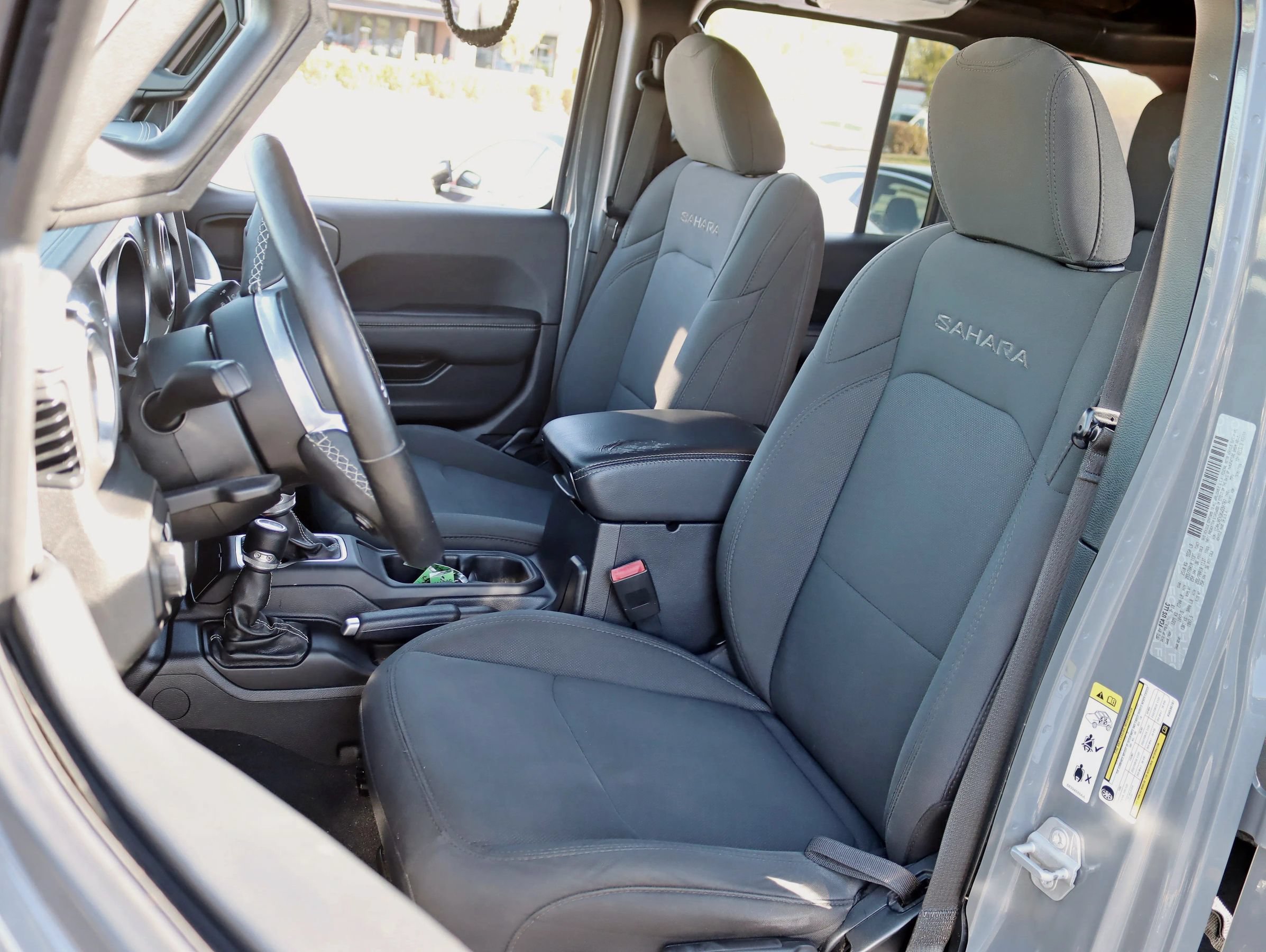 Used 2019 Jeep Wrangler Unlimited Sahara AWD/4WD image 28