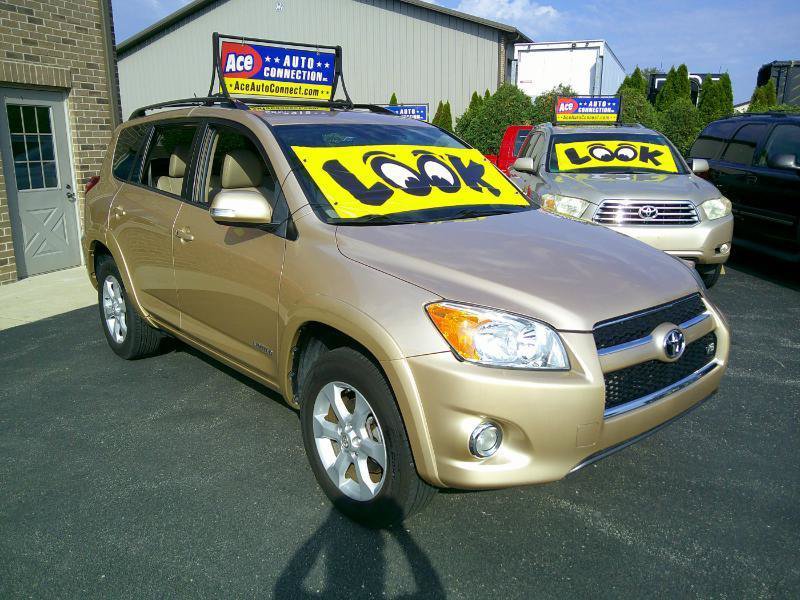 Used 2012 Toyota RAV4 Limited w/ Navigation Value Pkg FWD image 3