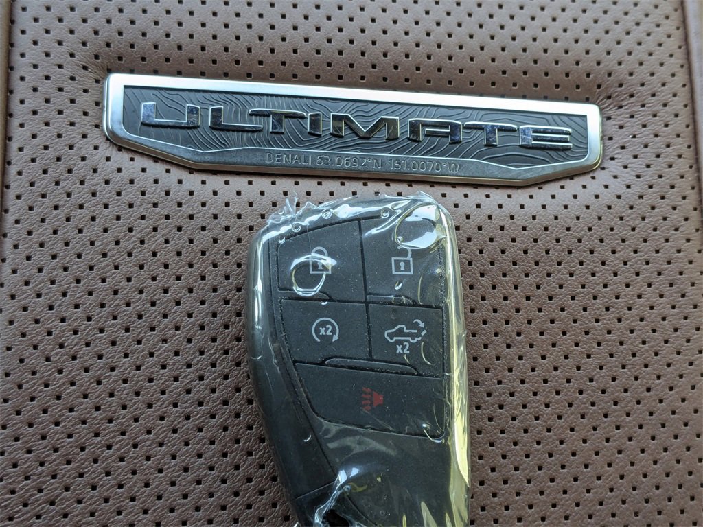 Used 2025 GMC Sierra 2500 Denali Ultimate w/ Max Trailering Package image 31