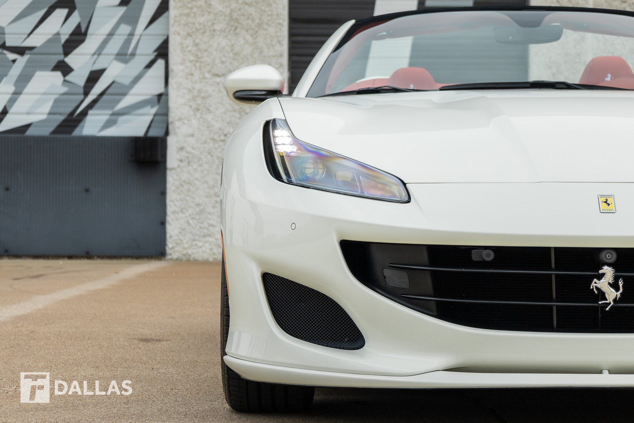 Used 2019 Ferrari Portofino RWD image 5