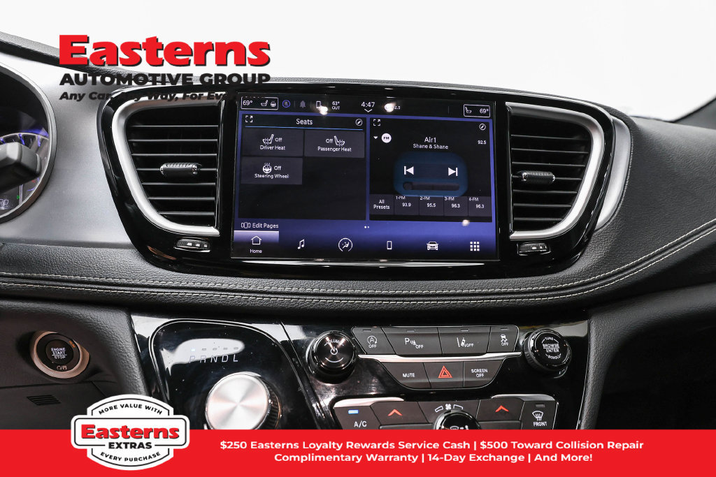 Used 2023 Chrysler Pacifica Touring-L w/ S Appearance Package FWD image 13