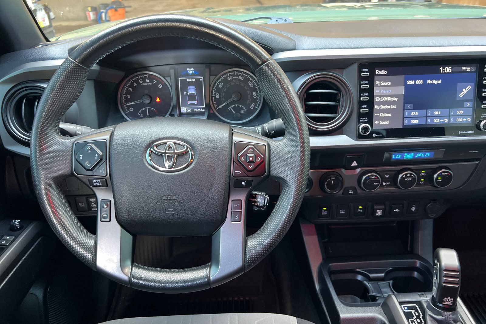 Used 2022 Toyota Tacoma TRD Off-Road w/ Technology Package AWD/4WD image 11