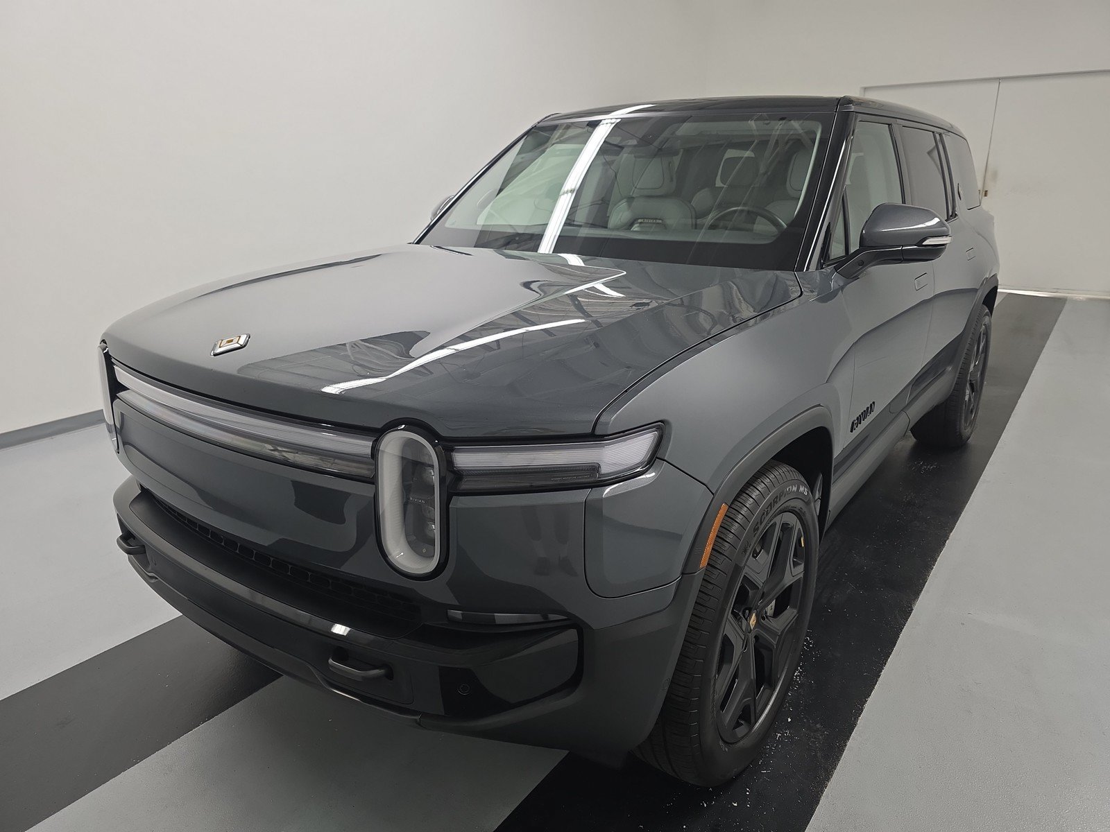 Used 2025 Rivian R1S Adventure
