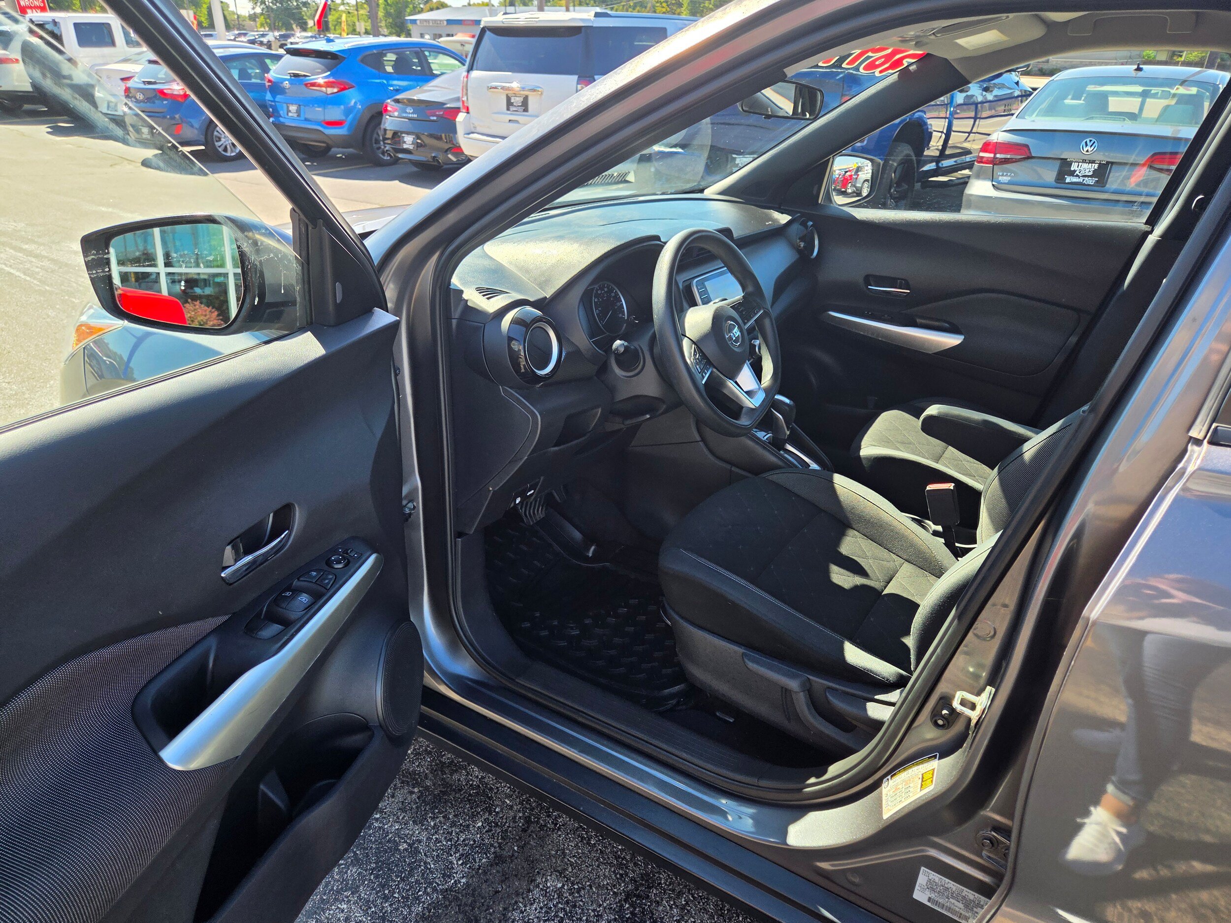Used 2020 Nissan Kicks SV FWD image 5