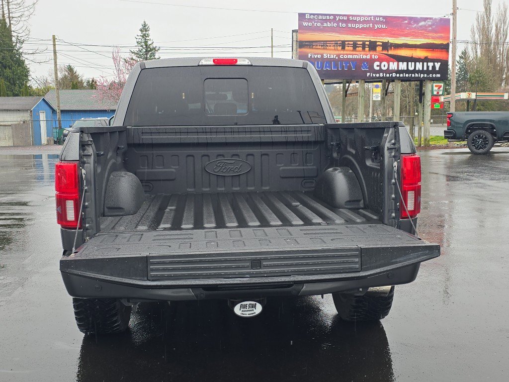 Used 2018 Ford F150 Platinum w/ Equipment Group 701A Luxury image 9