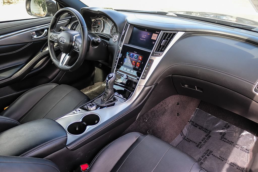 Certified 2021 INFINITI Q60 3.0t Luxe w/ Cargo Package RWD image 17