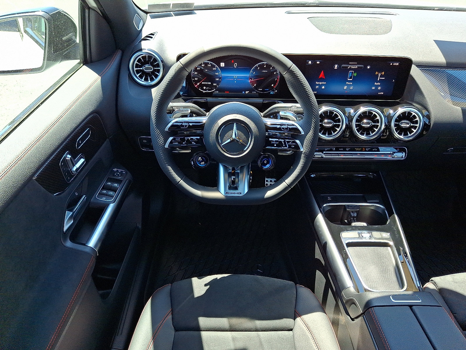 New 2026 Mercedes-Benz GLA 35 AMG 4MATIC image 10