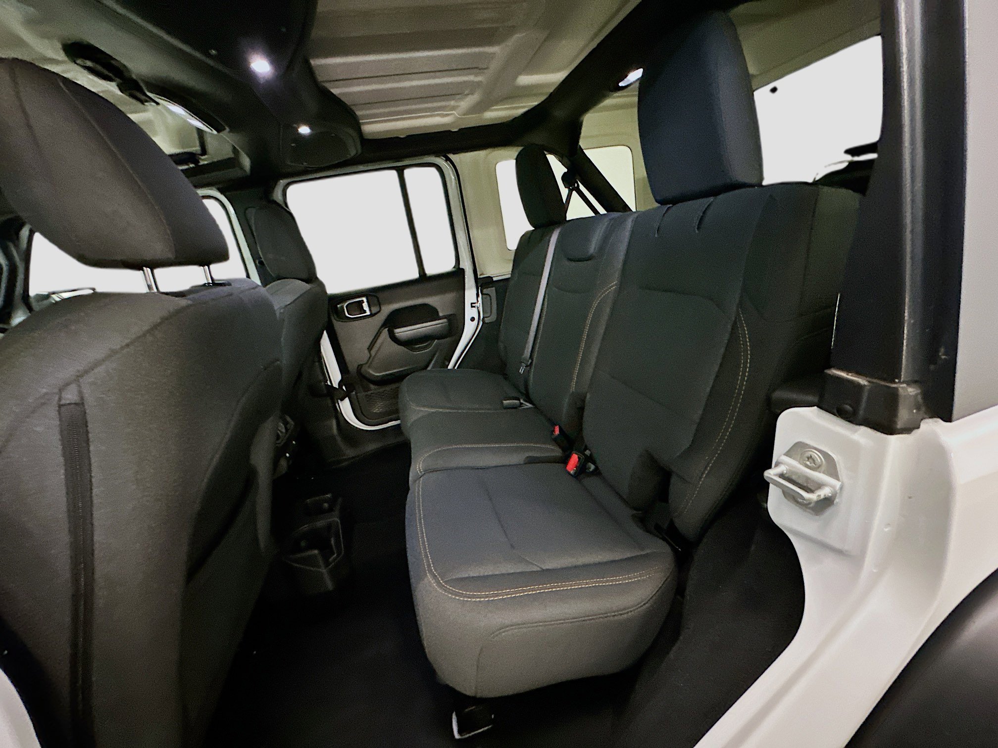 Used 2024 Jeep Wrangler Sport S image 28