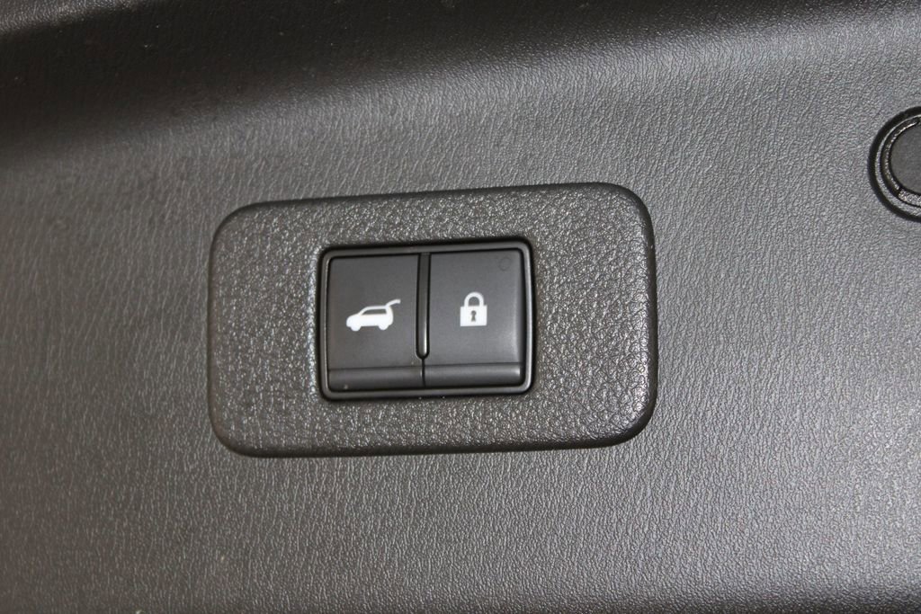 Used 2023 Nissan Armada Platinum w/ Captain's Chairs Package image 16