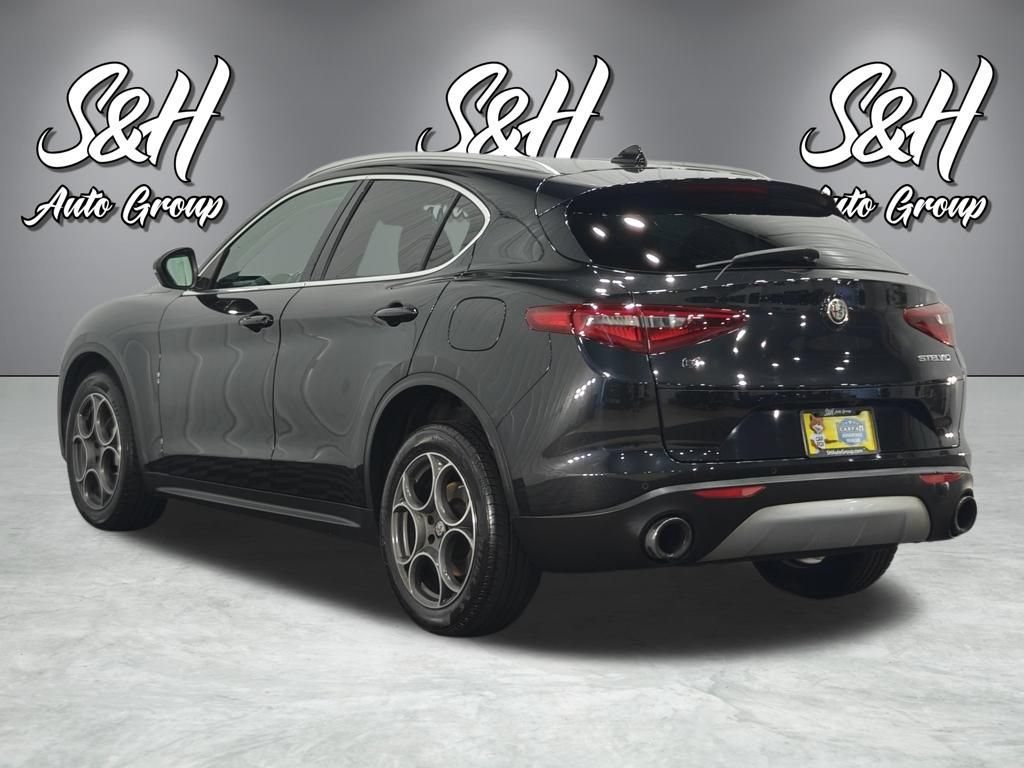 Used 2018 Alfa Romeo Stelvio AWD w/ Cold Weather Package image 16