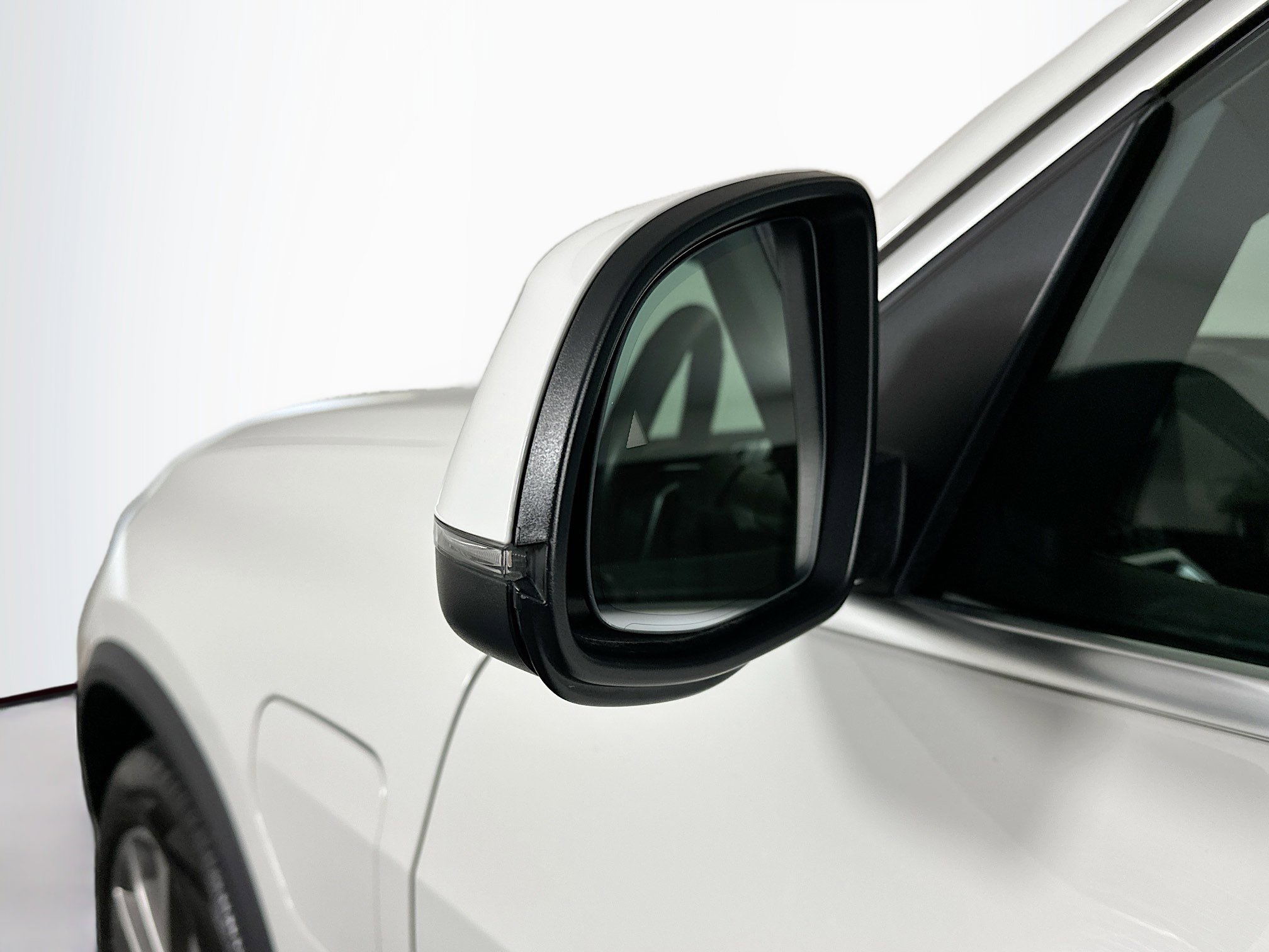 Used 2025 BMW X5 xDrive50e image 16