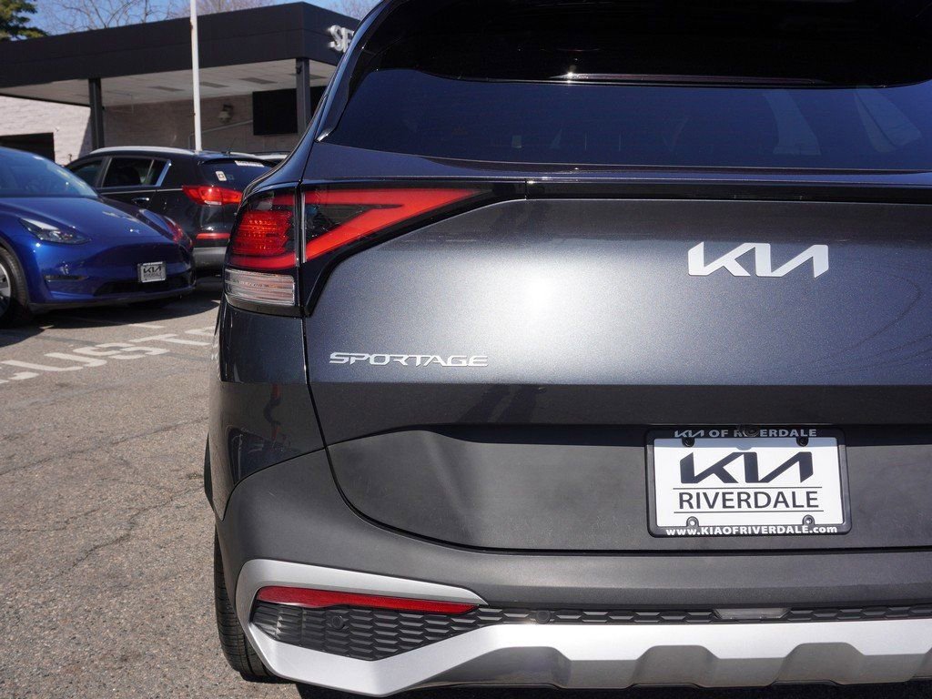 Used 2023 Kia Sportage EX image 15