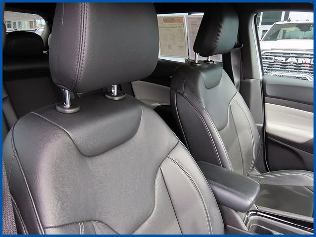 Certified 2025 Jeep Compass Limited w/ Elite Group image 9