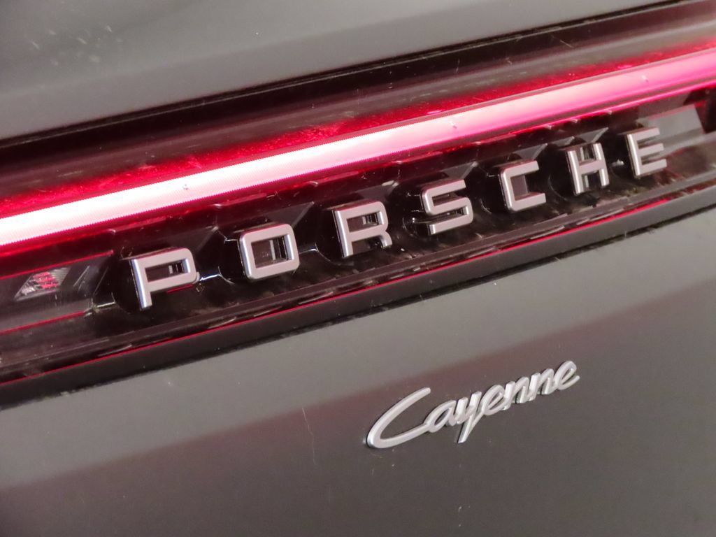 Certified 2026 Porsche Cayenne S AWD/4WD image 12