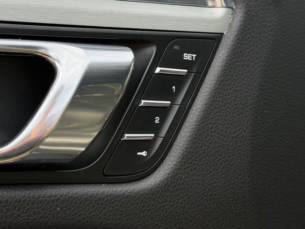 Used 2016 Porsche Macan Turbo image 15