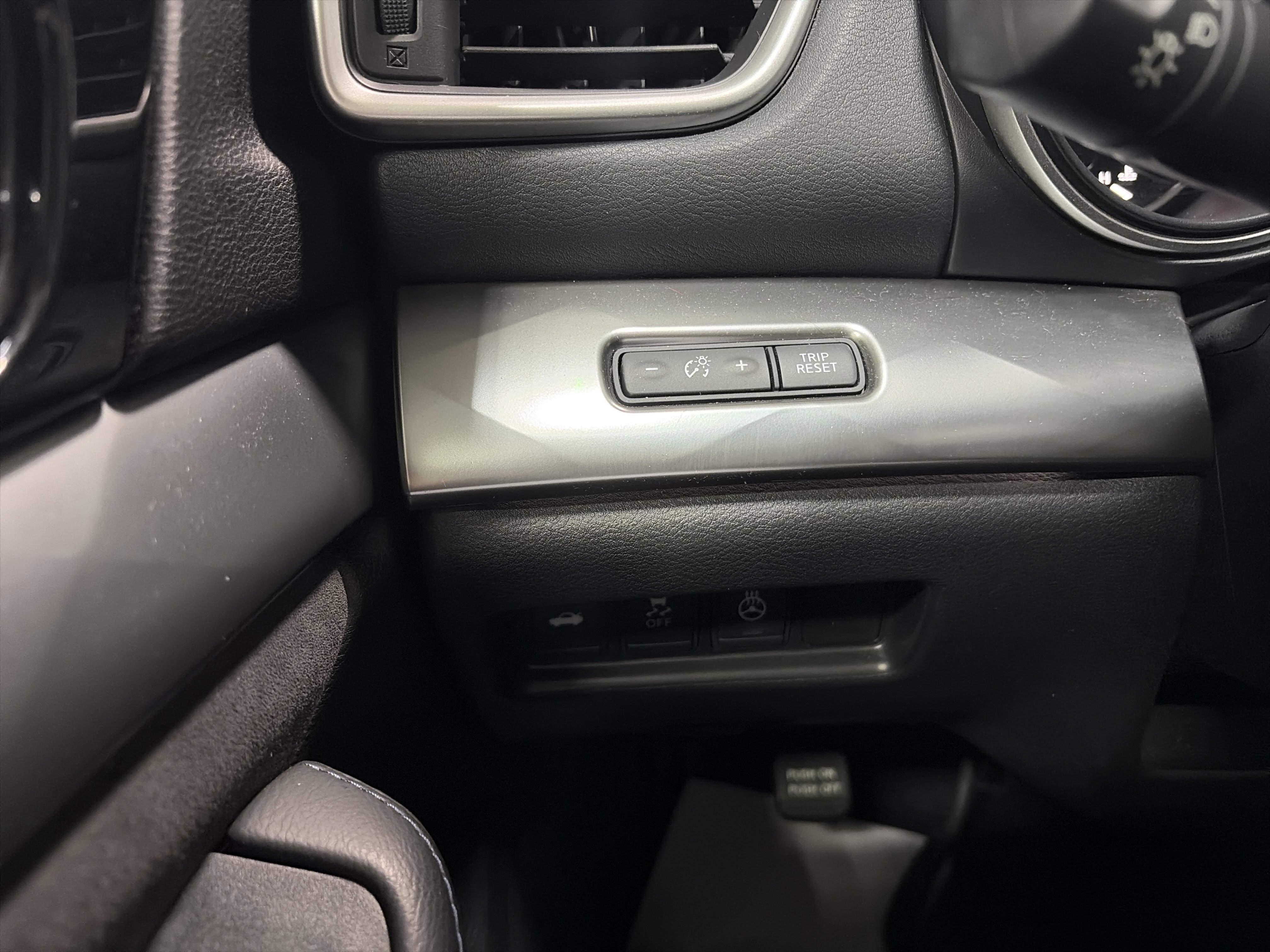 Used 2016 Nissan Maxima SR image 17