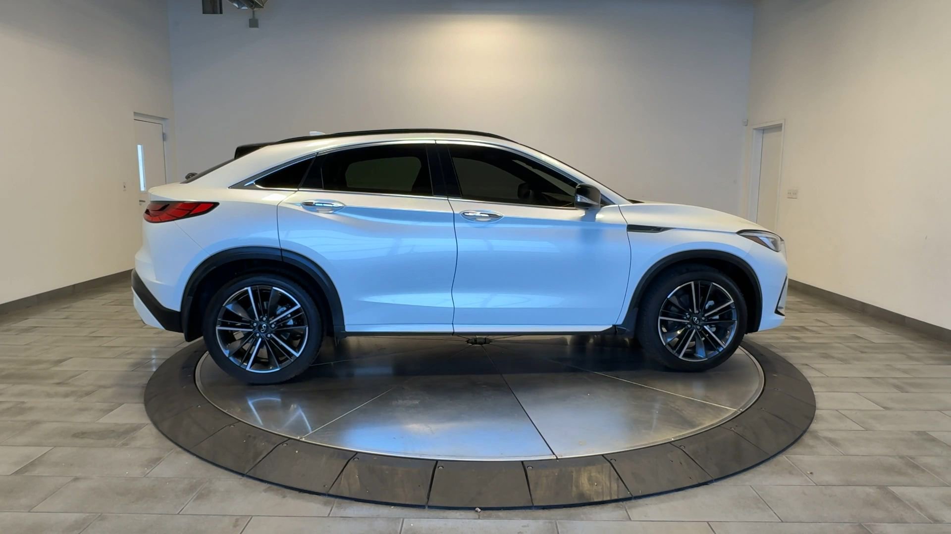 Certified 2025 INFINITI QX55 Essential AWD/4WD image 9