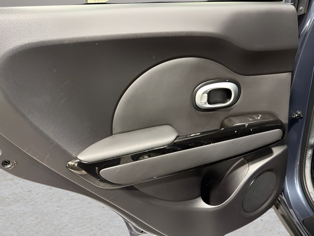 Used 2015 Kia Soul + w/ Audio Package FWD image 27