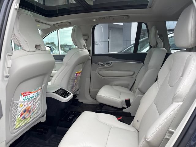 Used 2025 Volvo XC90 B6 Plus w/ Protection Package Premier AWD/4WD image 12