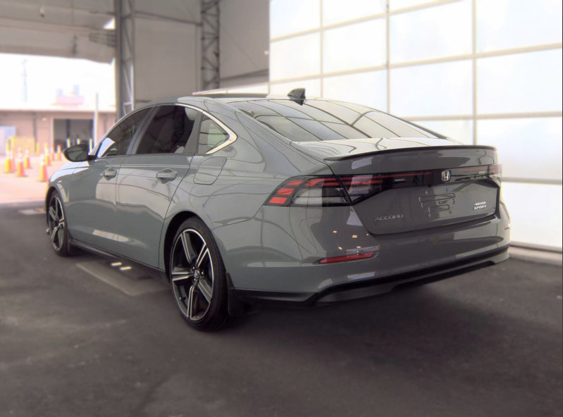 Used 2025 Honda Accord Sport image 4