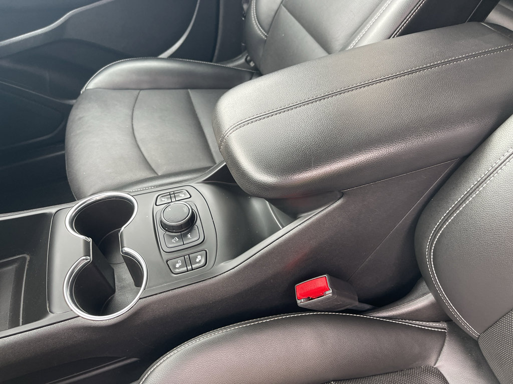 Used 2022 GMC Terrain SLT image 17