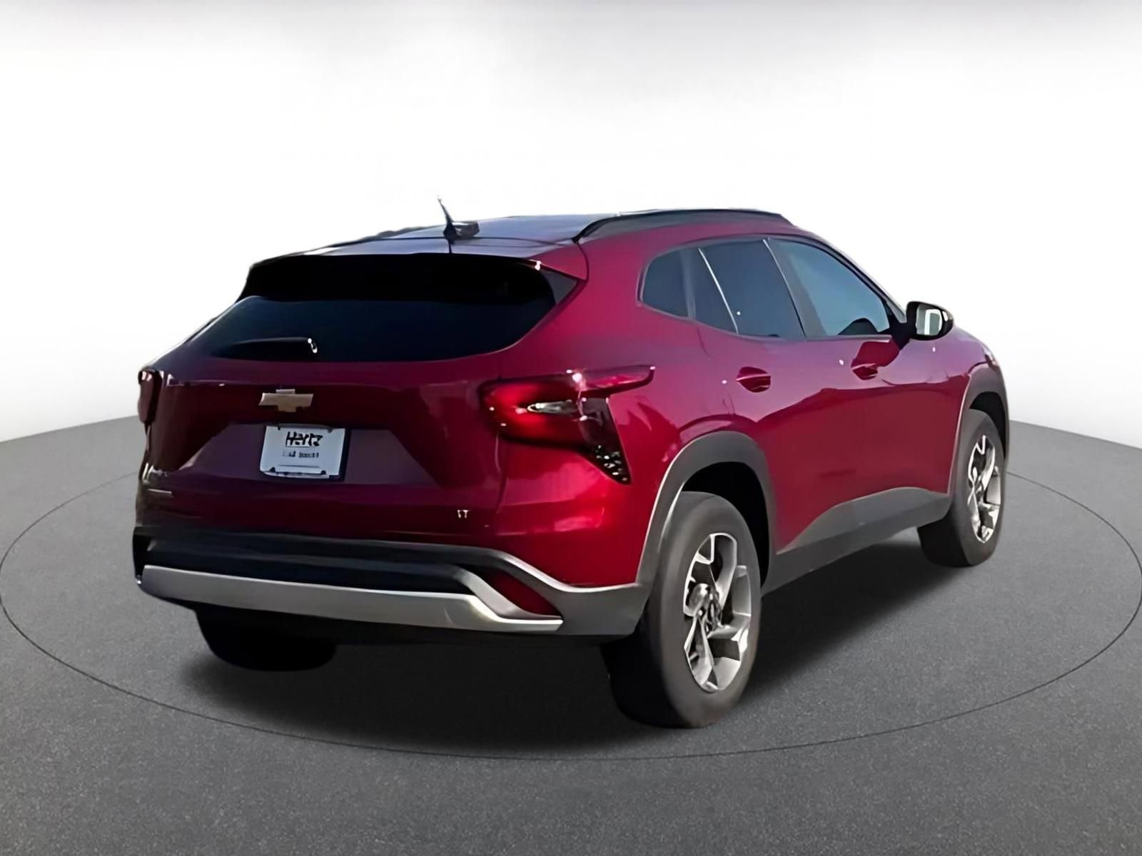 Used 2025 Chevrolet Trax LT w/ LT Convenience Package FWD image 8