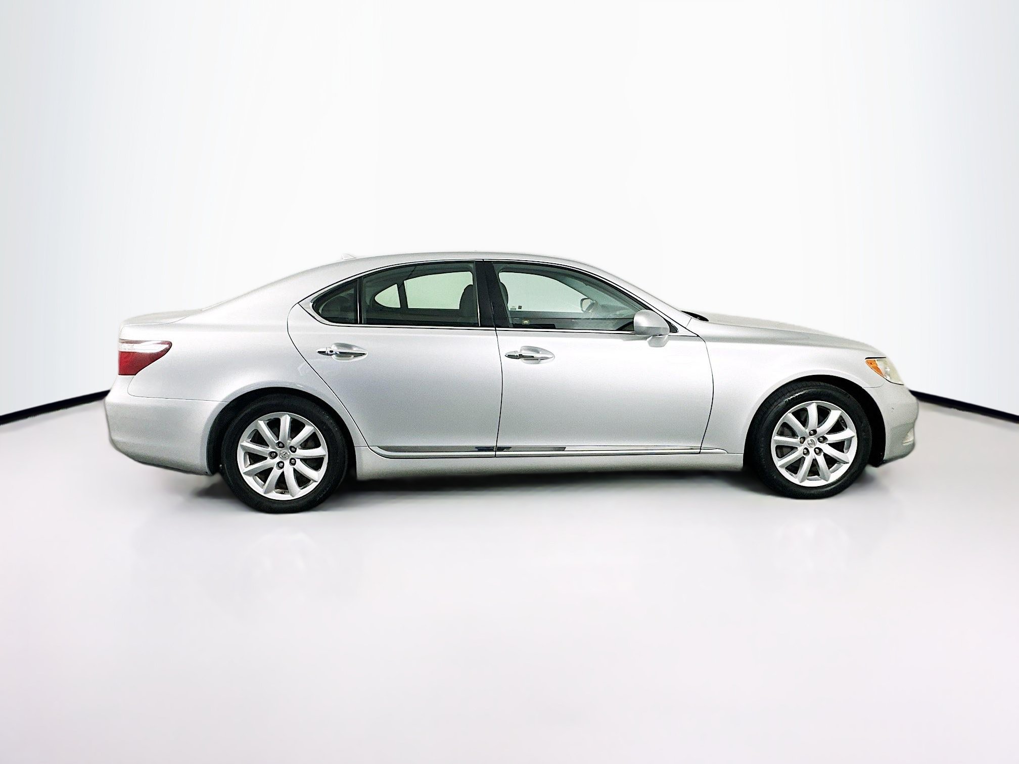 Used 2008 Lexus LS 460 RWD image 10