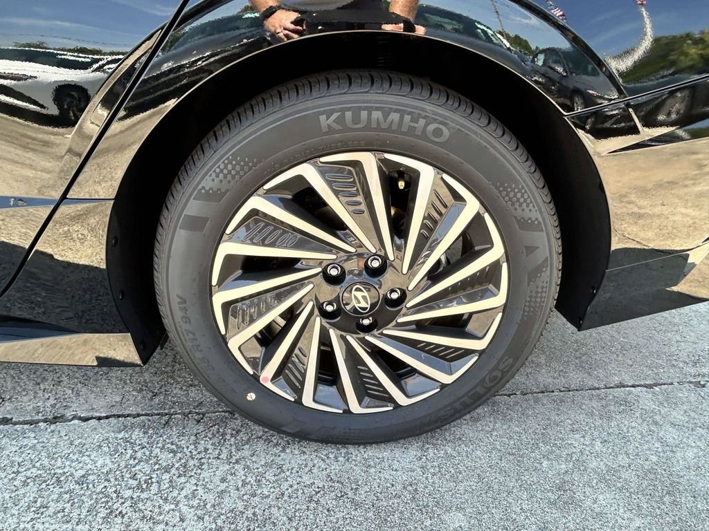 New 2026 Hyundai Sonata Limited FWD image 9