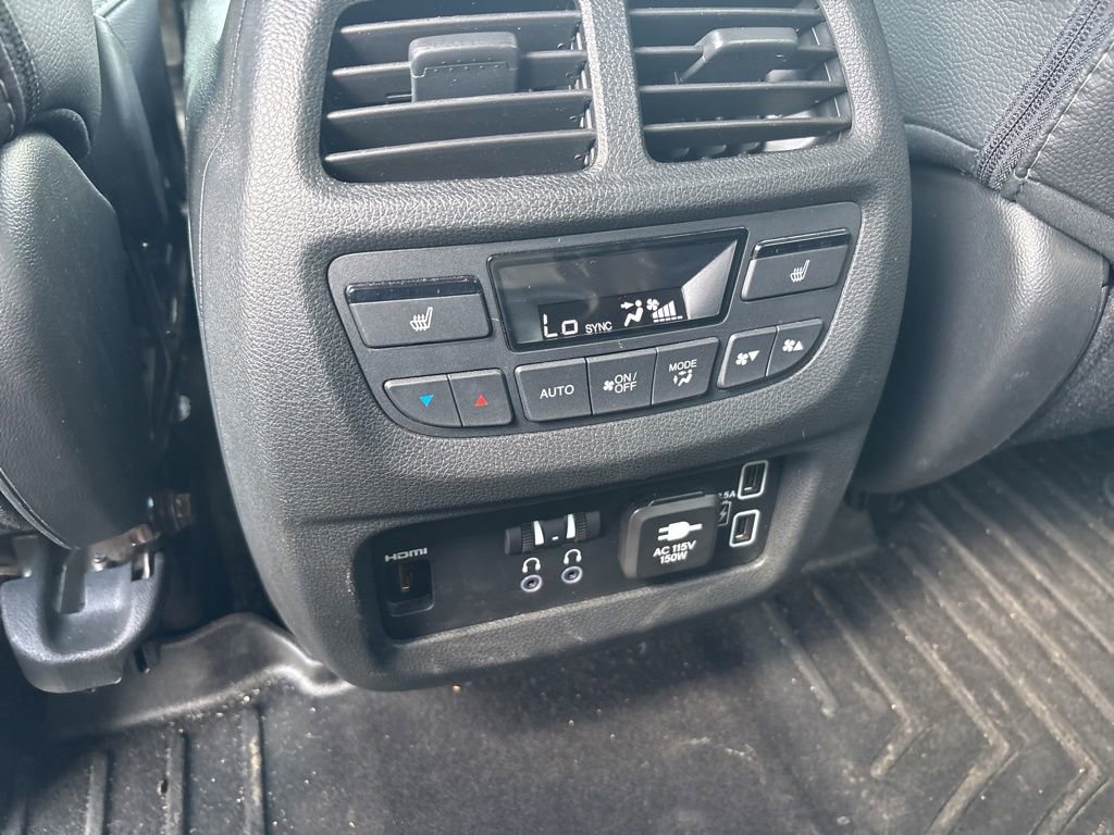 Certified 2022 Honda Pilot Touring image 17