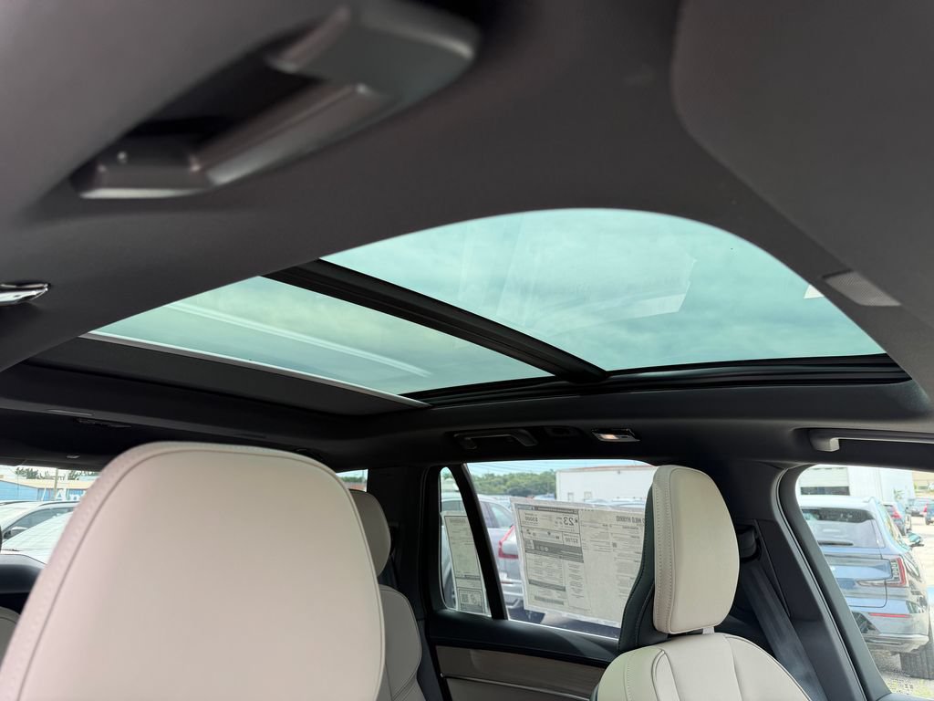 New 2026 Volvo XC90 B6 Plus w/ Protection Package Premier AWD/4WD image 10