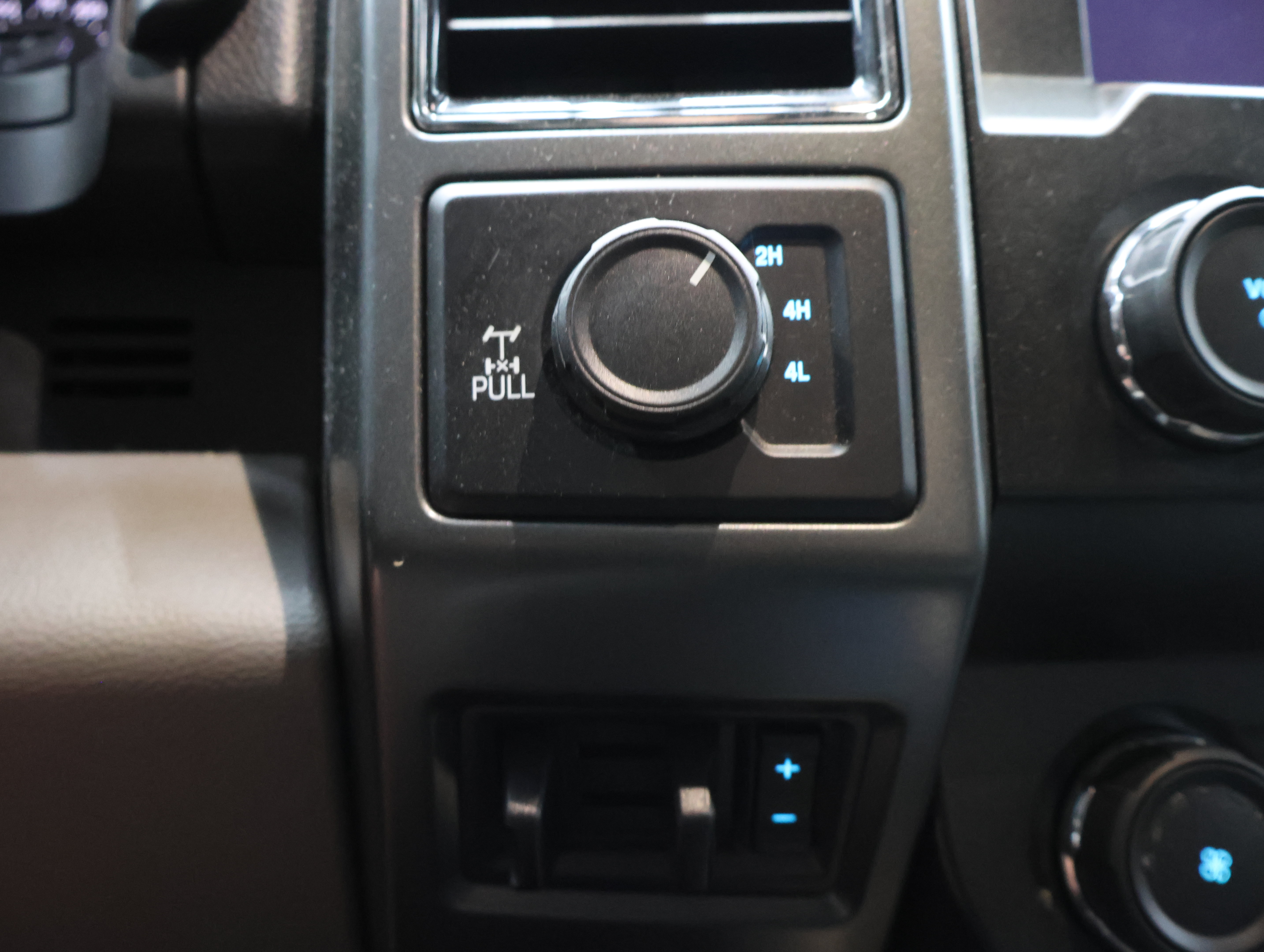 Used 2021 Ford F250 XLT w/ XLT Premium Package AWD/4WD image 50