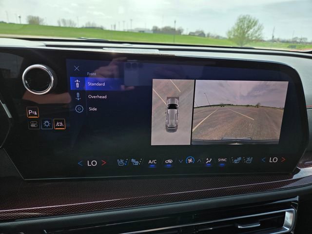 Used 2024 Chevrolet Traverse RS AWD/4WD image 26