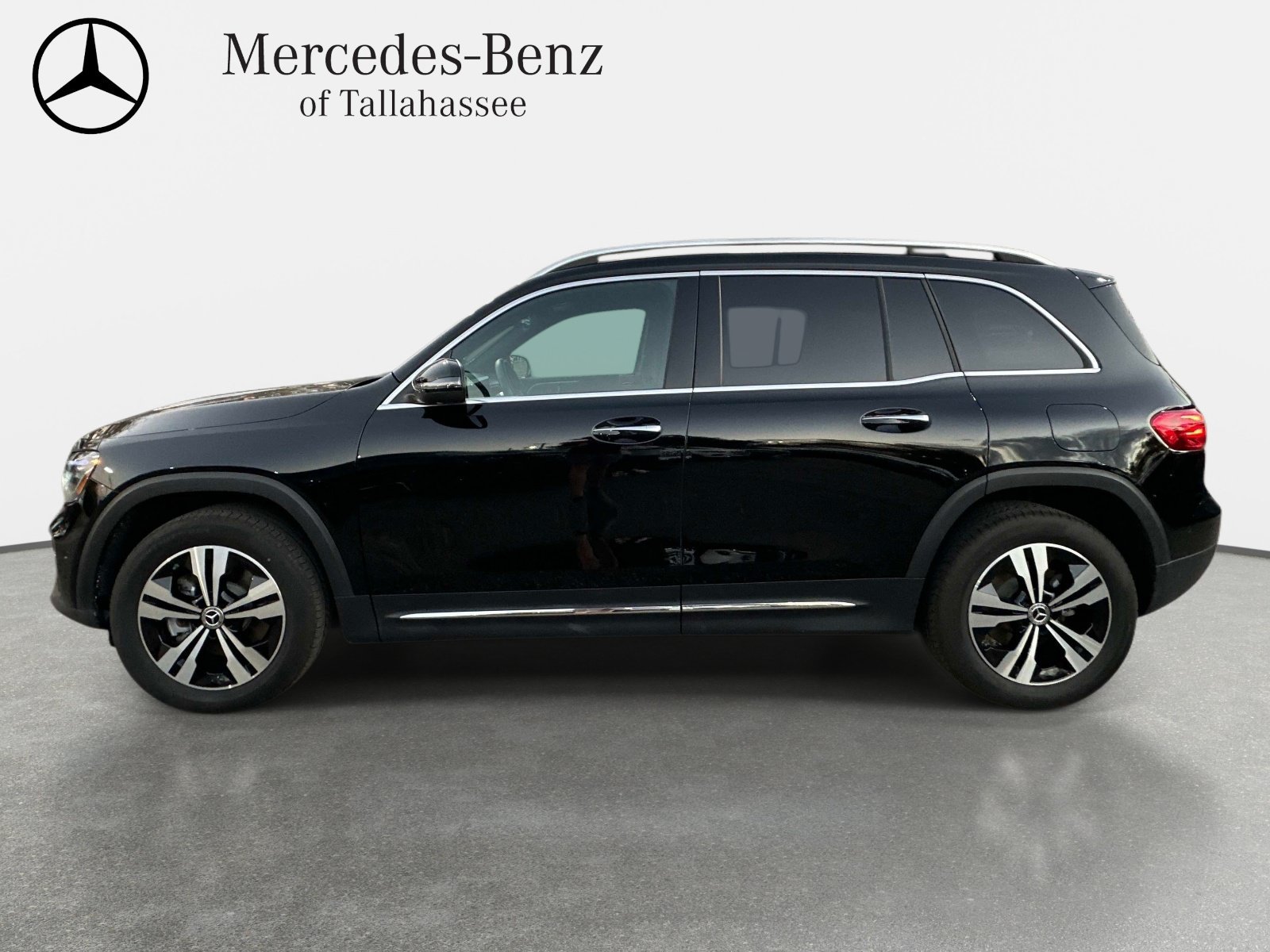 Used 2025 Mercedes-Benz GLB 250 image 2