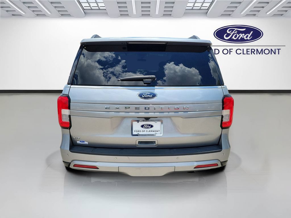 Used 2024 Ford Expedition XLT AWD/4WD image 4