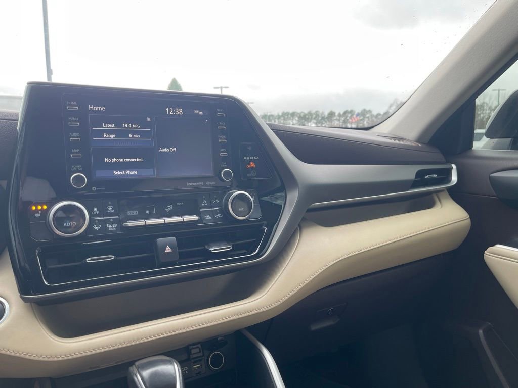 Used 2020 Toyota Highlander XLE image 36