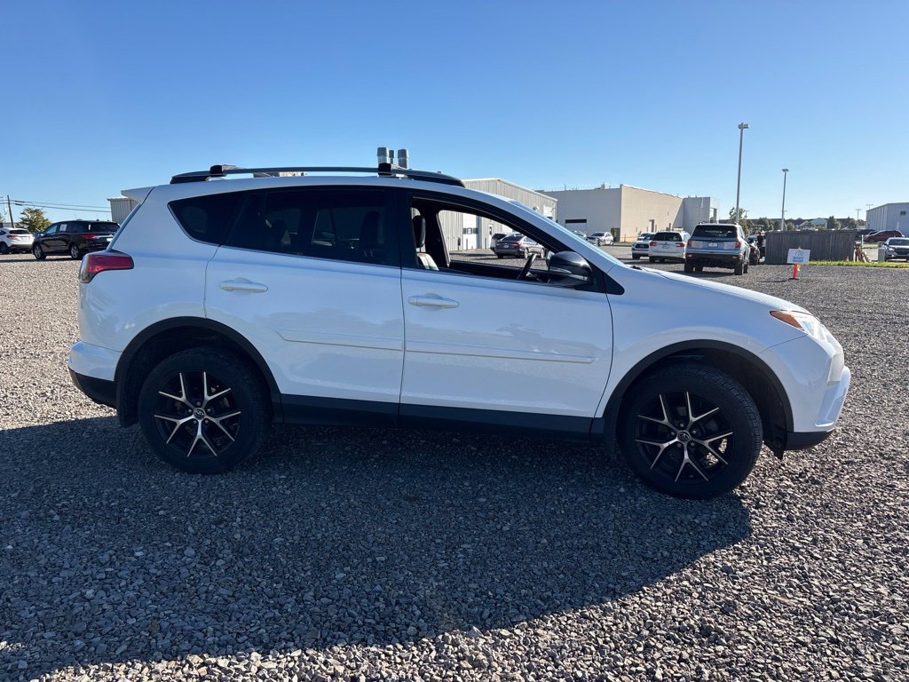 Used 2018 Toyota RAV4 SE w/ Power Extra Value Package AWD/4WD image 13
