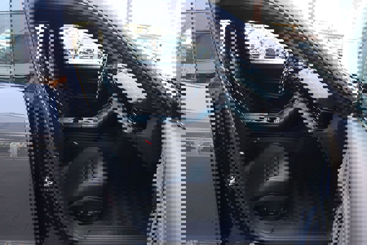 Used 2022 Porsche Taycan 4 Cross Turismo image 33