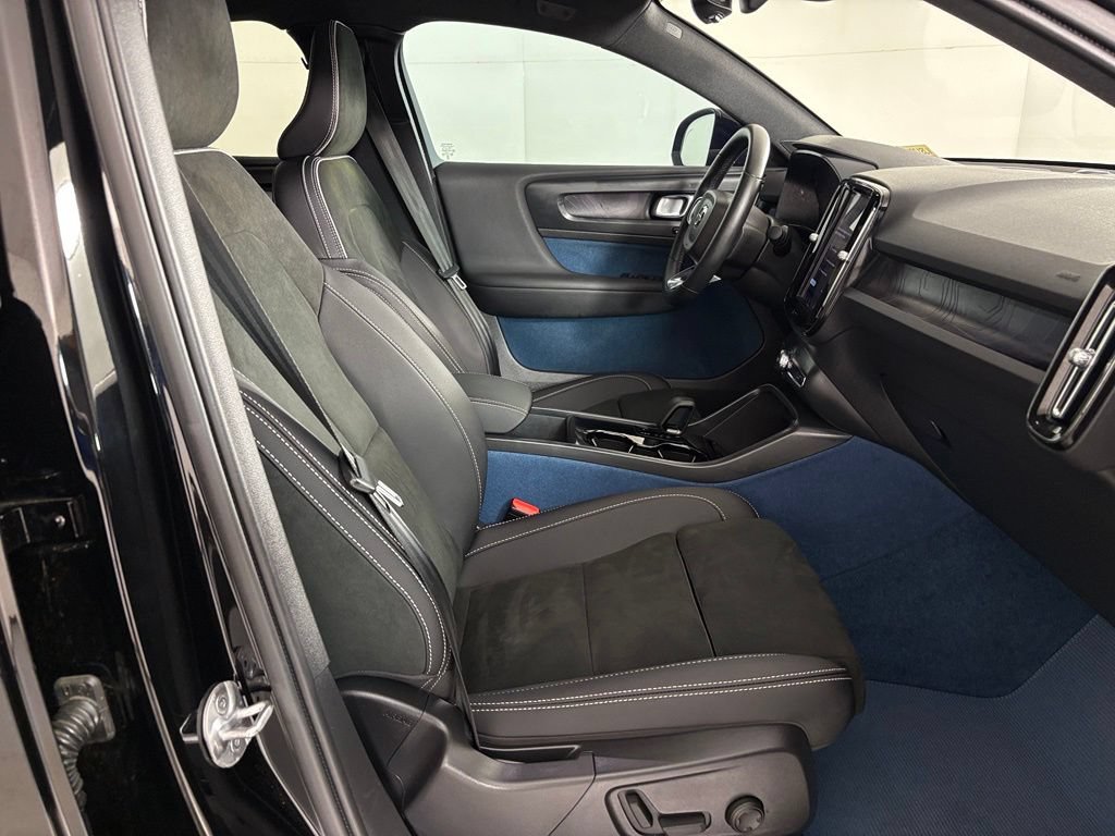 Used 2023 Volvo C40 P8 Recharge Plus AWD/4WD image 41