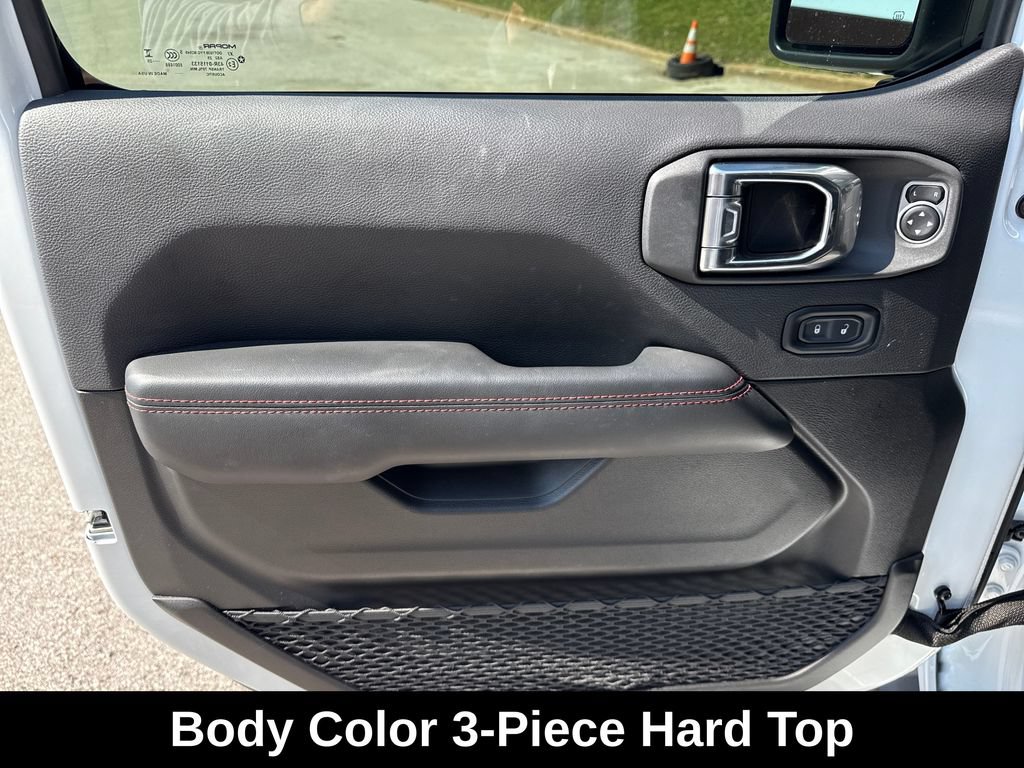Used 2025 Jeep Wrangler Unlimited Rubicon AWD/4WD image 14