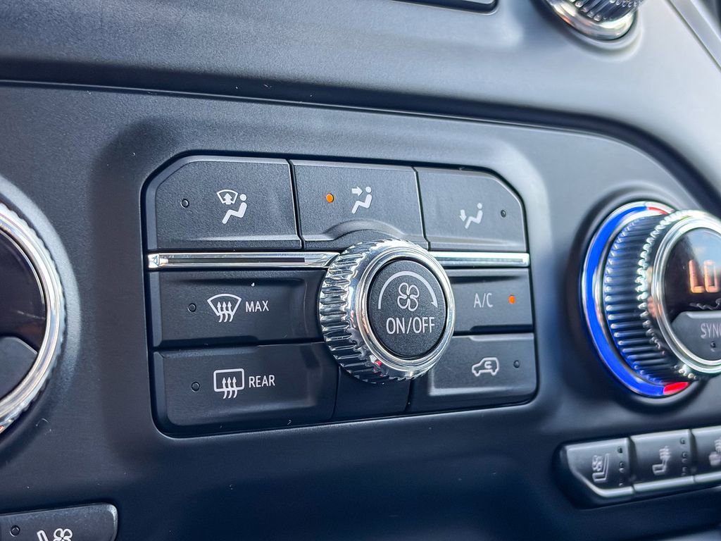 Used 2020 GMC Sierra 1500 AT4 w/ AT4 Premium Package image 28